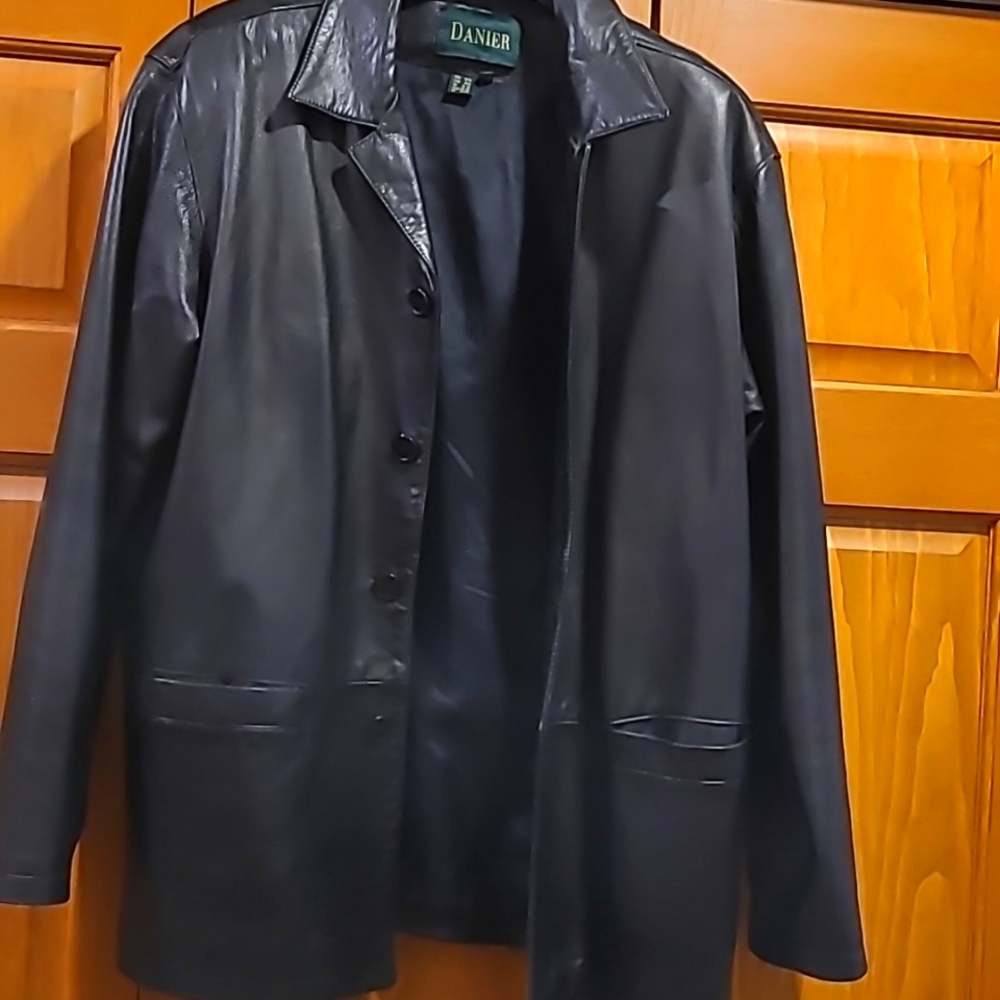 Men's Danier  Leather jacket.  Size M